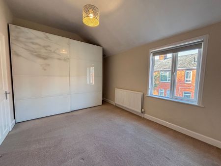 2 bed terraced house to rent in St. Johns Street, Kenilworth, CV8 - Photo 3