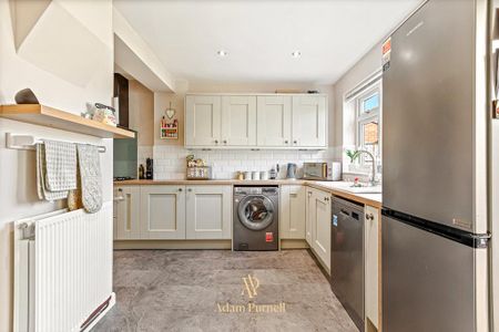 3 bedroom semi-detached house to rent - Photo 5