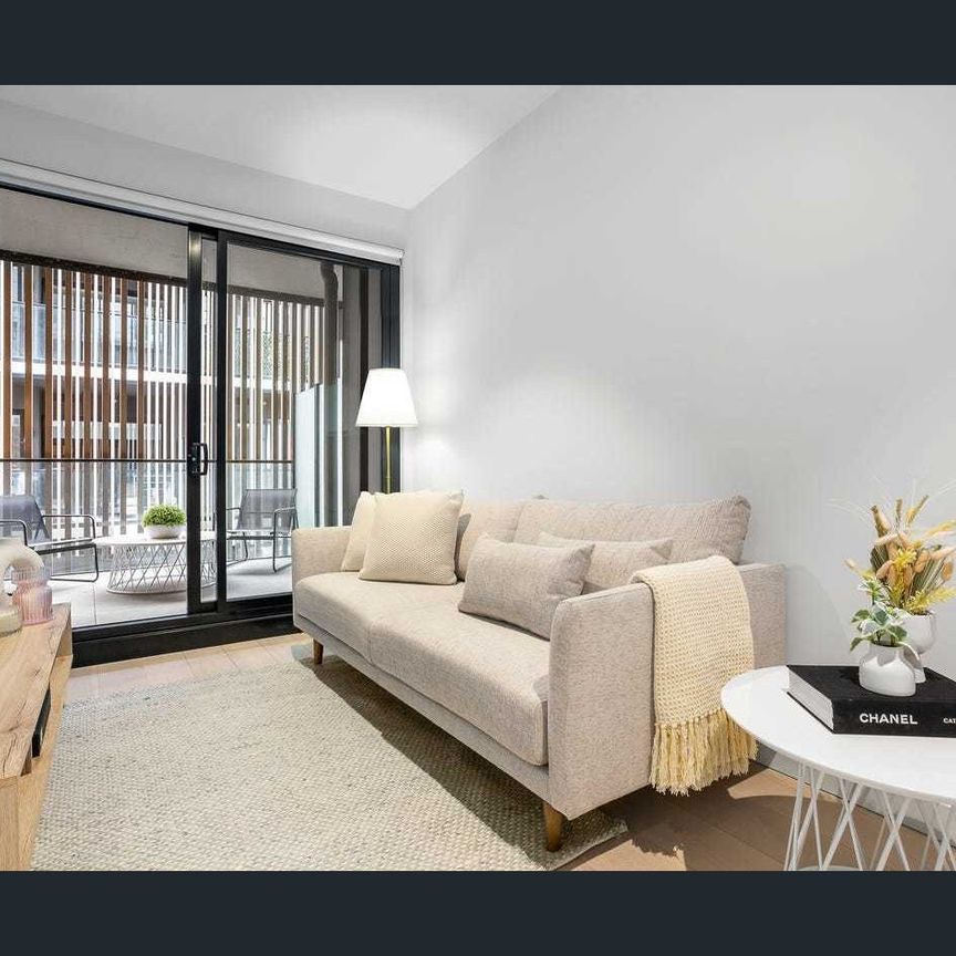 Terrace Apartment in Unbeatable Urban Location - Photo 1