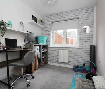 2 bedroom semi-detached house to rent - Photo 5