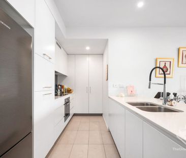 Spacious Two-Bedroom Apartment with Large Entertainers Balcony Bulimba - Photo 4