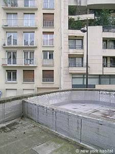 Logement à Paris, Location meublée - Photo 2