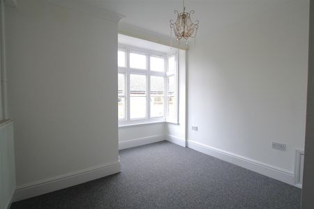 London Road South, Lowestoft - Photo 3