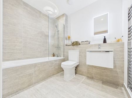 Lakeside East, The Causeway, Staines-Upon-Thames,TW18 - Photo 5