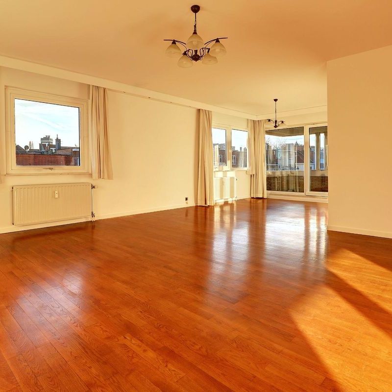 Appartement te huur in Oudergem voor € 2.100 met 3 slaapkamers - Photo 1
