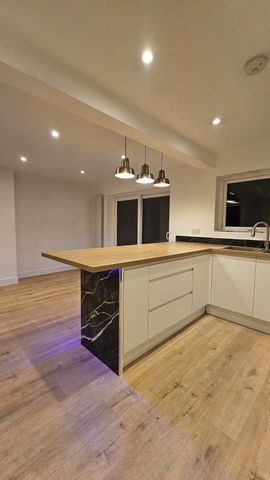 Brynglas, Penyrheol, Caerphilly - Photo 2