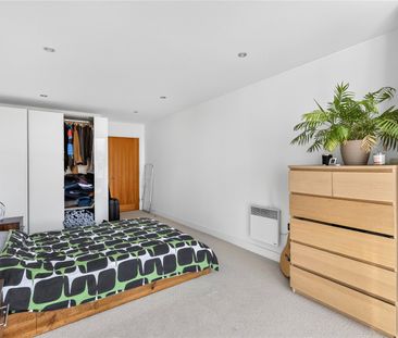 Western Gateway, London, E16 1AQ - Photo 1