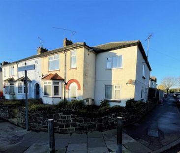 1 bed Flat Wakering Avenue, Shoeburyness, SS3 - Photo 5