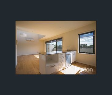 FIRST FLOOR TWO BEDROOM APARTMENT - Photo 5