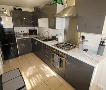 1 bedroom in a house share to rent - Photo 6