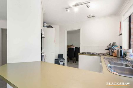 Easy Living in Wanniassa - Photo 2