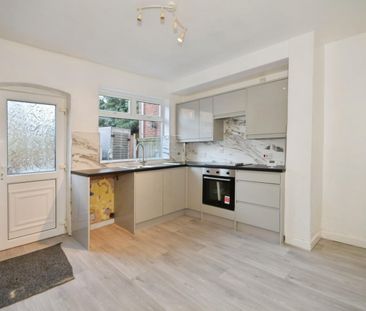 2 bedroom House To Let Total Size: 640 SQ FT - Photo 3