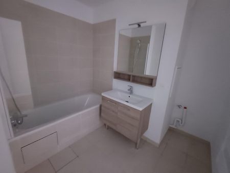 location Appartement T3 DE 60.8m² À BOBIGNY - Photo 3