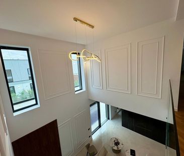 Luxury 4-room Villa - Tunari - Photo 1
