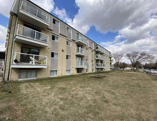 Meadow Green | 521 Avenue X South, Saskatoon - Photo 1