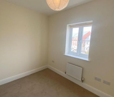 2 bedroom coach house to rent - Photo 3