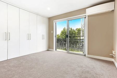 Stylish Tri-Level Home in Boutique Block - Photo 4