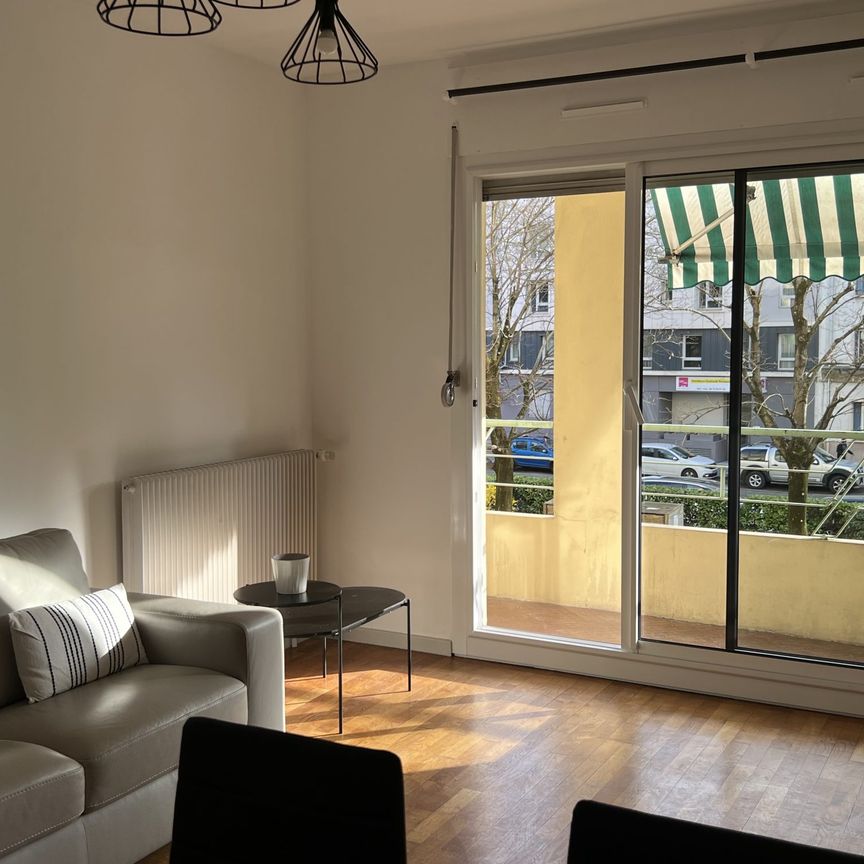 Location Appartement 2 pièces 45m² LYON 8ème - Photo 1