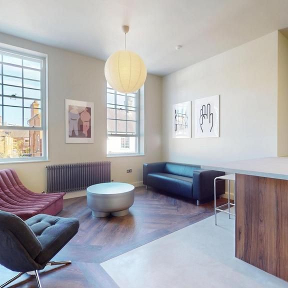 4 bedroom flat to rent - Photo 1