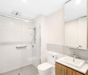 BRAND NEW & STUNNING MODERN TOWNHOUSE ! - Photo 2