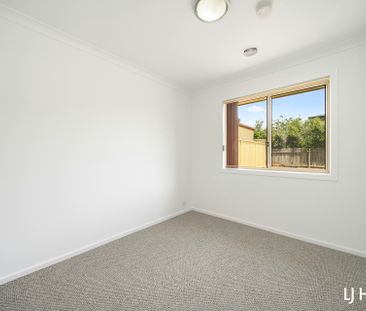 55 Lance Hill Avenue, Dunlop ACT, Belconnen - Photo 2