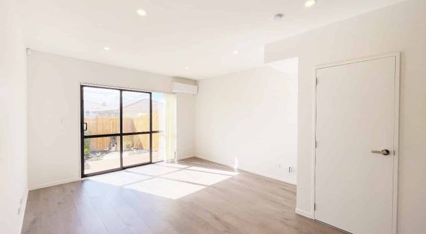 Modern & Stylish + Low-maintenance! - Photo 1