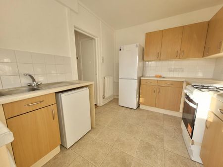 2 bedroom flat to rent - Photo 4