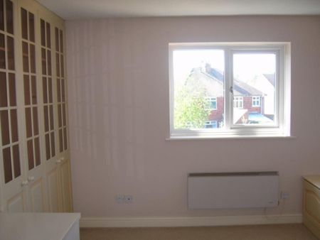 2 Bedroom Semi-Detached House - Photo 4