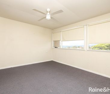 Townhouse - West Bathurst - Available Now!!! - Photo 3