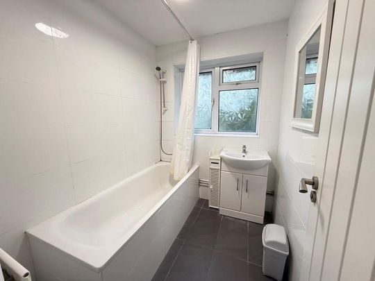 2 bedroom maisonette to rent - Photo 1