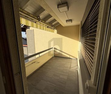 MAINTAINED WITH CHEMINÉE AND SUNNY BALCONY! - Photo 3