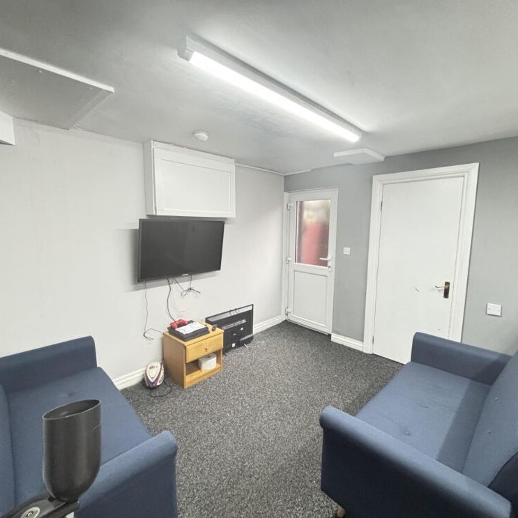 7 Lumley Street, Leeds, LS4 2NN - Photo 1