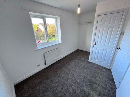 2 bedroom end of terrace house to rent - Photo 4