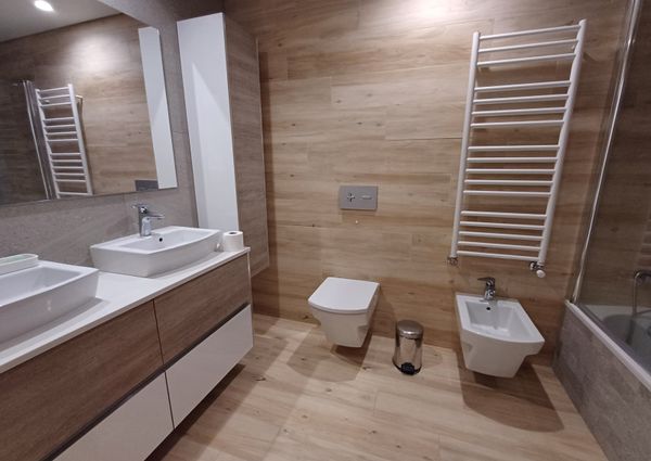 Apartamento T2 junto ao Centro Comercial Glicínias