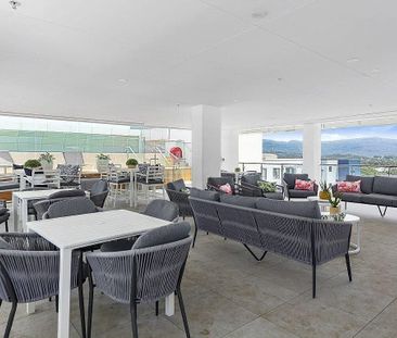 Stylish Two-Bedroom in Prestigious Signature Building - Photo 3