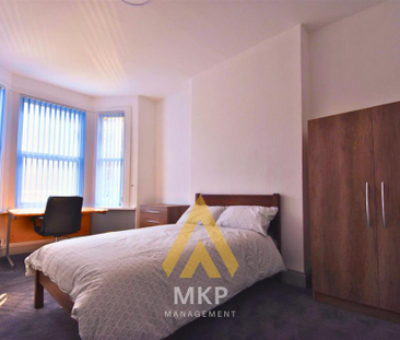 5 bedroom end of terrace house to rent - Photo 2