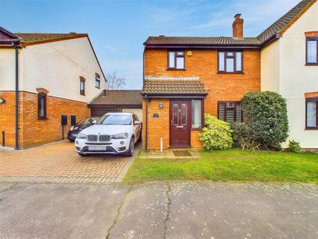 3 bedroom semi-detached house to rent - Photo 5