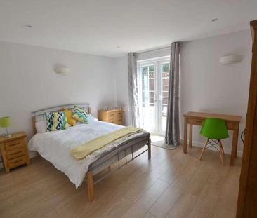 Benyon Court, Bath Road, RG1 - Photo 1