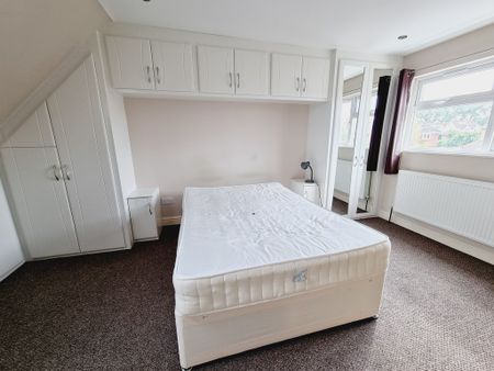 1 Bed Student Accommodation - Photo 3