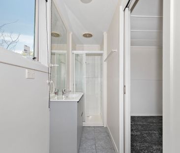 Fresh & Versatile Living in the Frankston High School Zone - Photo 4