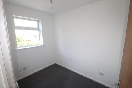 2 bedroom semi-detached house to rent - Photo 4