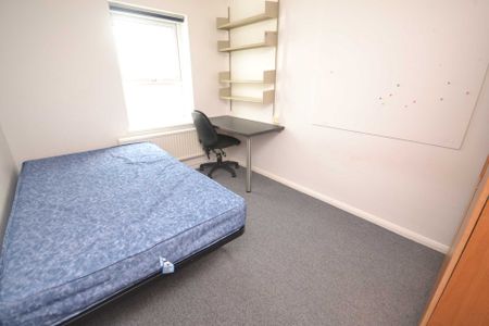 Price £3,000 pcm - Available 01/08/2026 - Furnished - Photo 3