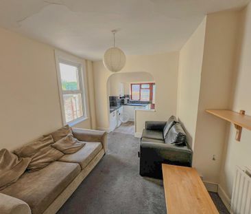 6 bedroom terraced house to rent - Photo 1