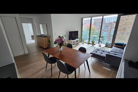 2 Bed Flat, Schooner Road, E16 - Photo 2