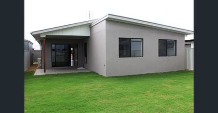 FAMILY LIVING AT ITS FINEST - Photo 4