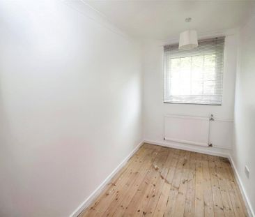 3 bedroom end of terrace house to rent - Photo 1