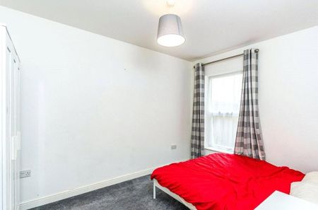 4 bedroom terraced house to rent - Photo 2