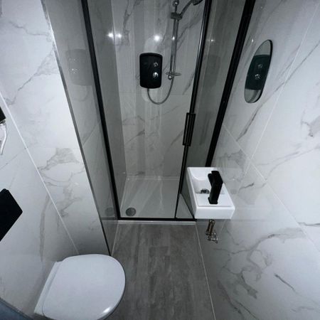 Studio Flat, Neuchatel Road, SE6 - Photo 4