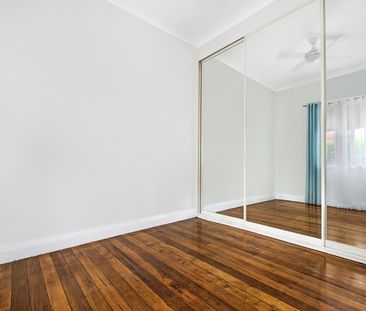 7 Robinson Street, Wollongong NSW 2500 - House For Rent | Domain - Photo 3