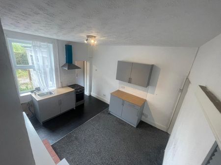 2 bed Terraced - To Let - Photo 4